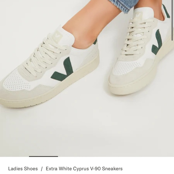 Veja women’s extra white Cyprus V-90 Sneakers
